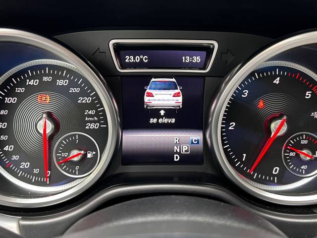 Mercedes-Benz GLS 350 d 4MATIC AMG — foto 17