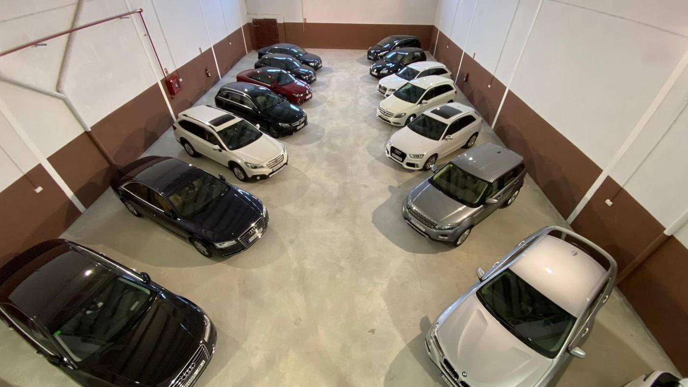 Nave de Let's Cars Barcelona
